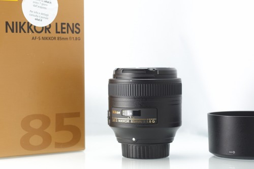 Nikon 85mm g in mint - nikon,