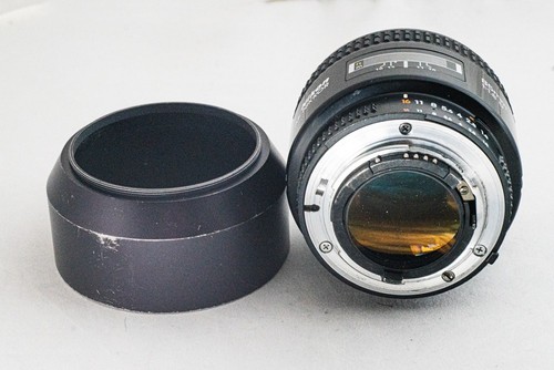Nikon nikkor 85mm 1 8 - nikon,